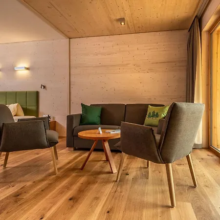 Familienhotel Kreuzwirt Szálloda Weissensee