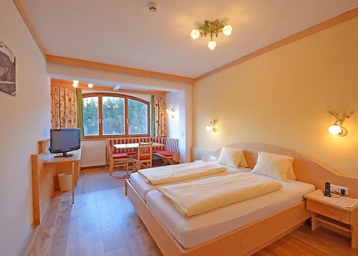 Kreuzwirt Hotel Weissensee